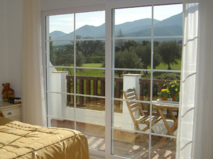 Lauro bedroom.jpg